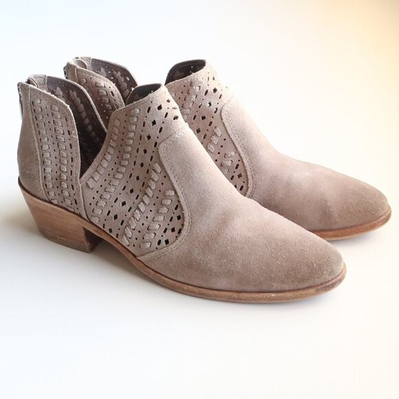 Vince Camuto Taupe Suede Leather Bock Heel Bohemian Ankle Boots Booties Size 8.5 - Picture 3 of 16